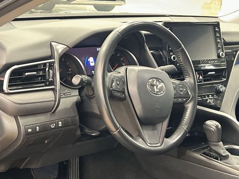 Used 2023 Toyota Camry XSE image 14