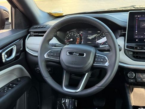 Used 2024 Jeep Compass Limited AWD/4WD image 15