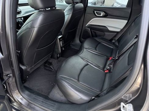 Used 2023 Jeep Compass Limited w/ Mopar Graphics Package image 19