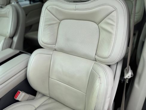 Used 2018 Lincoln Navigator Reserve w/ Technology Package image 15