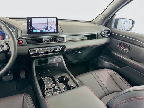 Certified 2025 Honda Pilot Black Edition image 23