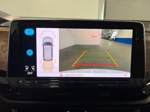 Used 2024 Volkswagen Atlas SE image 26