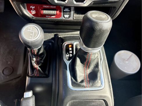 Used 2022 Jeep Wrangler Rubicon AWD/4WD image 15