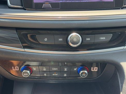 Used 2020 Buick Enclave Essence AWD/4WD image 22