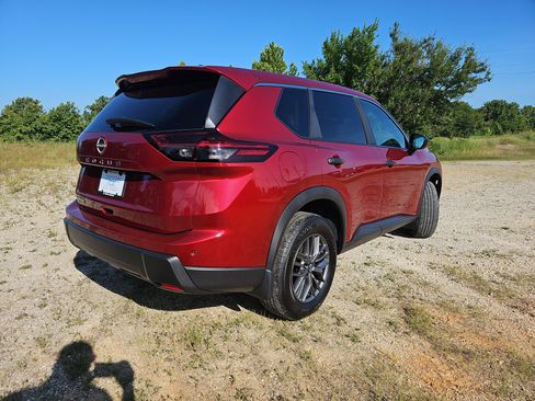Used 2026 Nissan Rogue S FWD image 4
