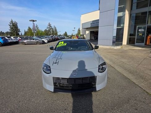 Used 2024 Nissan Z Performance w/ Floor Mat Package RWD image 3