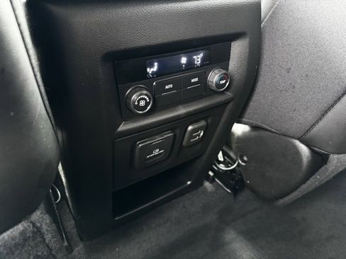 Certified 2023 Chevrolet Traverse LT w/ LT Premium Package image 7