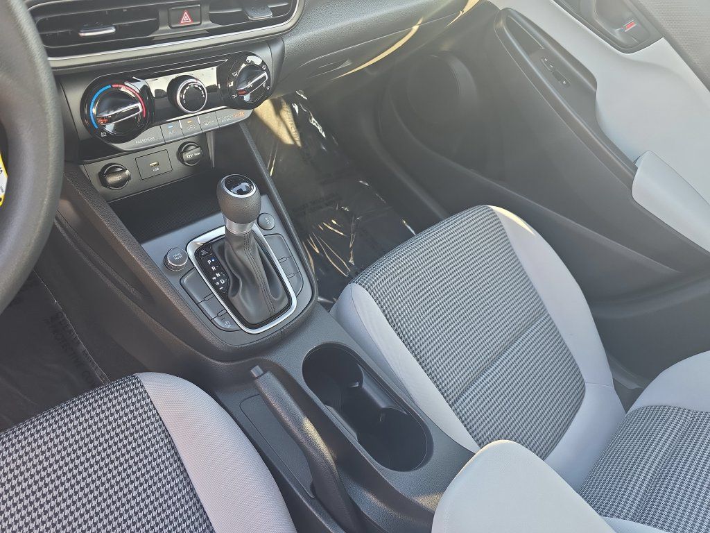 Used 2023 Hyundai Kona SE AWD/4WD image 21