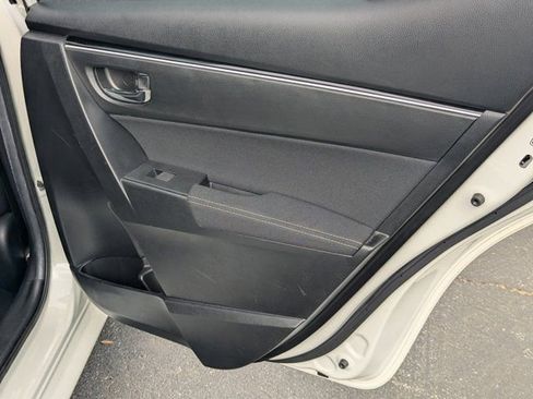 Used 2018 Toyota Corolla LE w/ LE Premium Package image 15