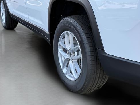 New 2025 Jeep Grand Cherokee L Laredo image 34