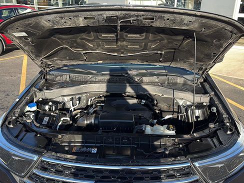 Used 2020 Ford Explorer XLT w/ Equipment Group 202A image 27