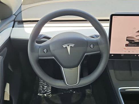 Used 2023 Tesla Model Y Long Range image 23