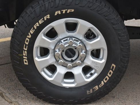 Used 2023 Ford F250 XLT image 9