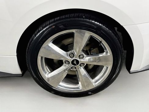 Used 2019 Ford Mustang GT Premium RWD image 30