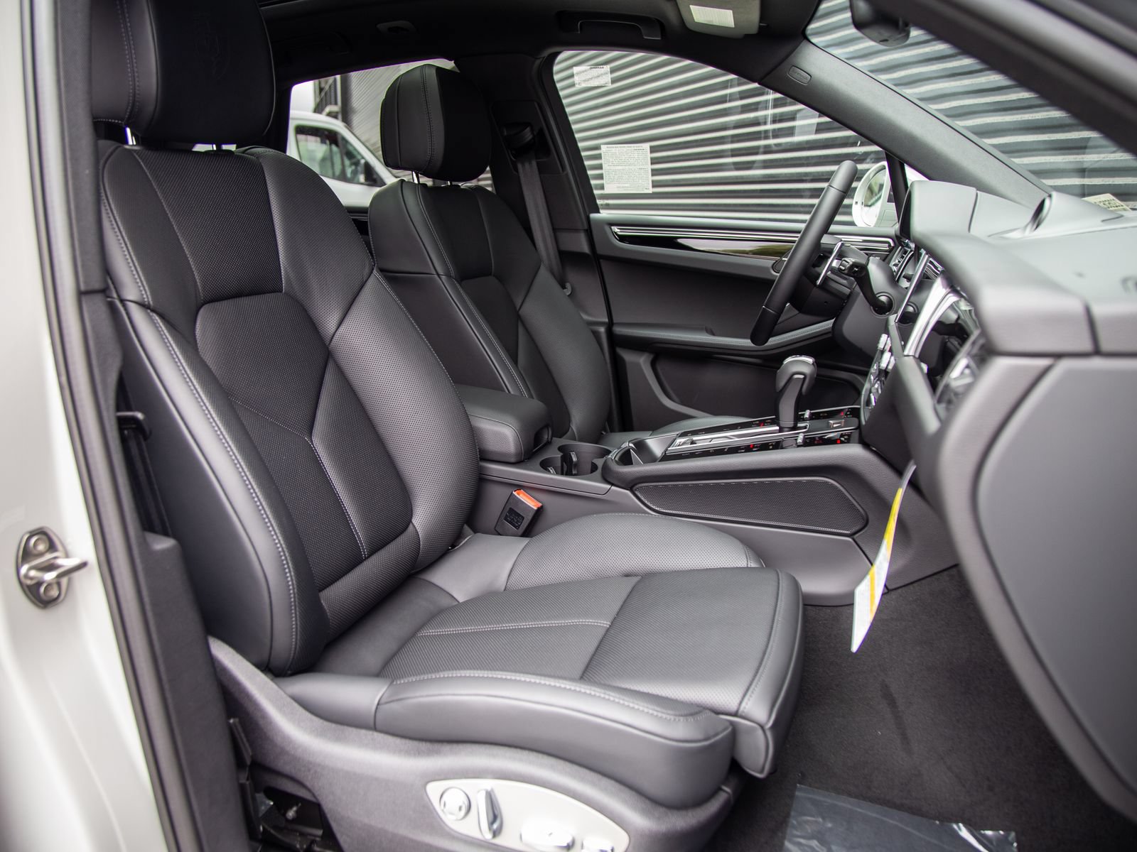 Used 2026 Porsche Macan S AWD/4WD image 19
