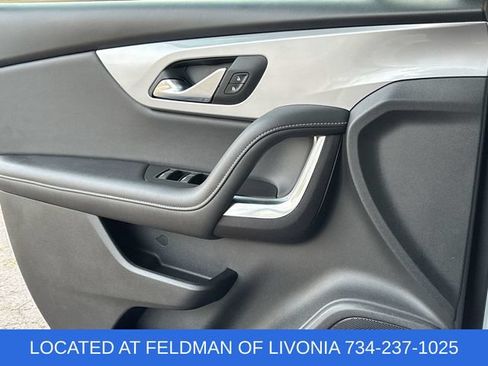 Used 2025 Chevrolet Blazer LT AWD/4WD image 21