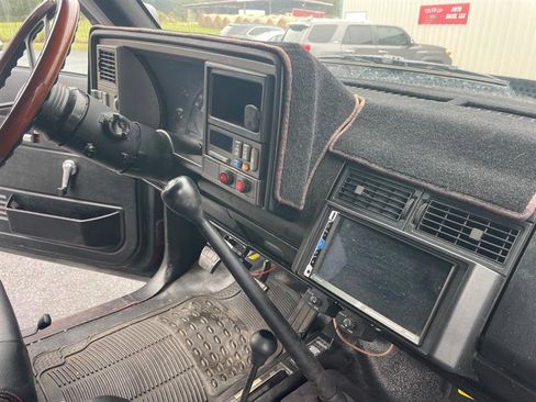 Used 1990 Chevrolet Silverado 1500 Ext. Cab 6.5-ft. Bed 4WD image 11