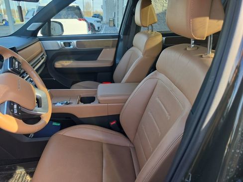 Used 2025 Hyundai Santa Fe Limited image 3