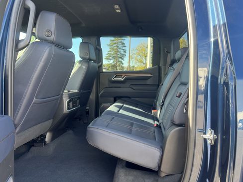 Certified 2022 Chevrolet Silverado 1500 High Country w/ Technology Package image 11