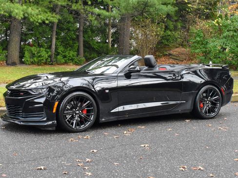 Used 2020 Chevrolet Camaro SS image 3
