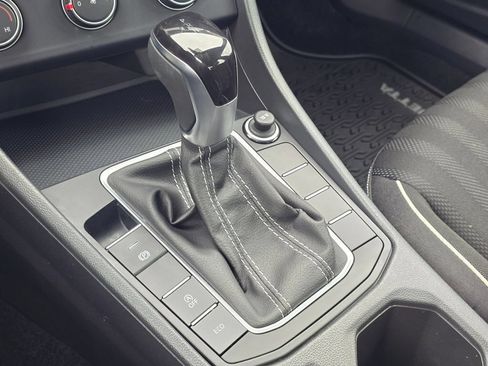 Used 2024 Volkswagen Jetta Sport FWD image 31