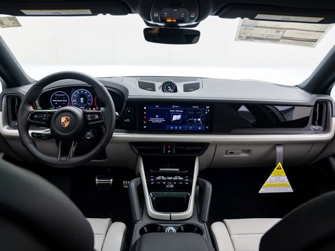 New 2026 Porsche Cayenne S image 11