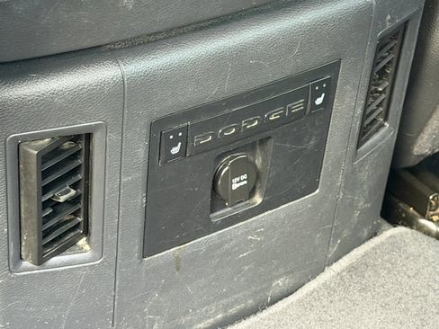 Used 2011 RAM 1500 Laramie AWD/4WD image 20