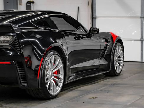 Used 2016 Chevrolet Corvette Z06 w/ 3LZ Preferred Equipment Group image 15