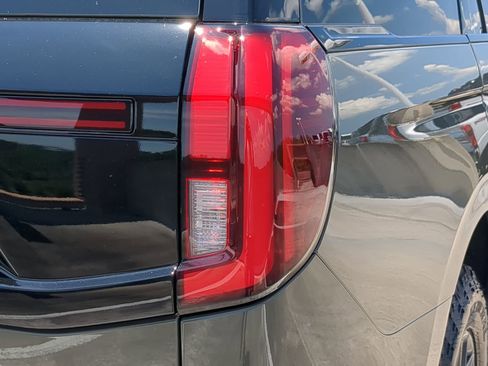 Used 2025 Ford Expedition Tremor AWD/4WD image 38