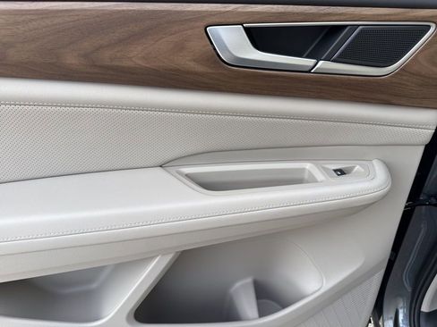 Certified 2024 Volkswagen Atlas SE image 14