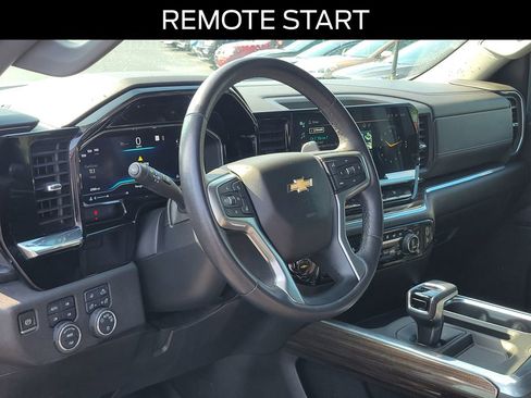 Used 2023 Chevrolet Silverado 1500 LT AWD/4WD image 18