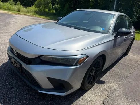 Used 2023 Honda Civic Sport image 1