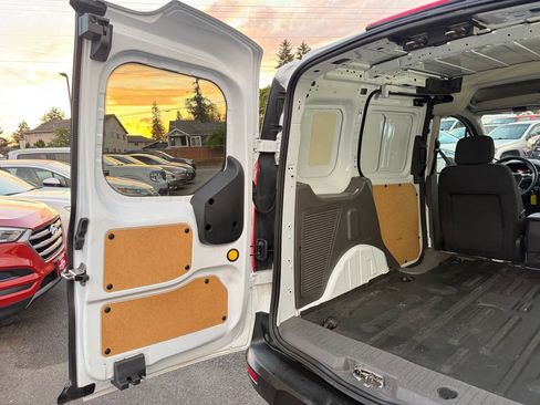 Used 2022 Ford Transit Connect XLT FWD image 13