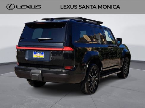 Used 2024 Lexus GX 550 w/ Accessory Package (31) AWD/4WD image 5