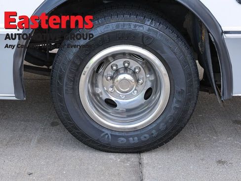 Used 2016 Ford E-450 and Econoline 450 Super Duty w/ Shuttle Bus Prep Package RWD image 9