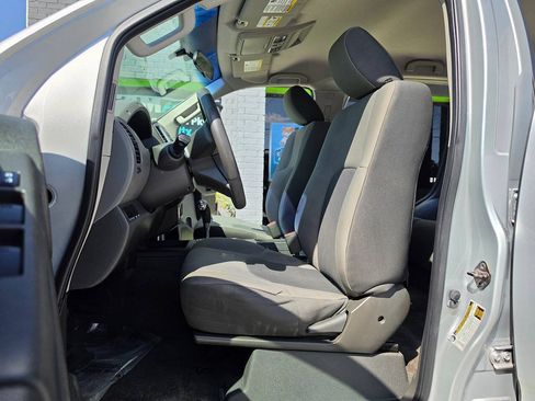 Used 2015 Nissan Xterra X RWD image 19