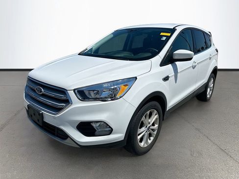 Used 2019 Ford Escape SE FWD image 3