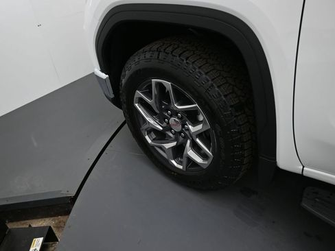 New 2026 GMC Sierra 1500 SLE AWD/4WD image 8