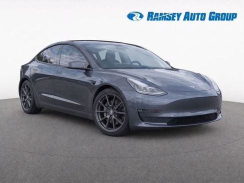Used 2022 Tesla Model 3 Long Range AWD/4WD image 2