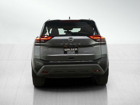 Used 2022 Nissan Rogue SV w/ SV Premium Package image 4