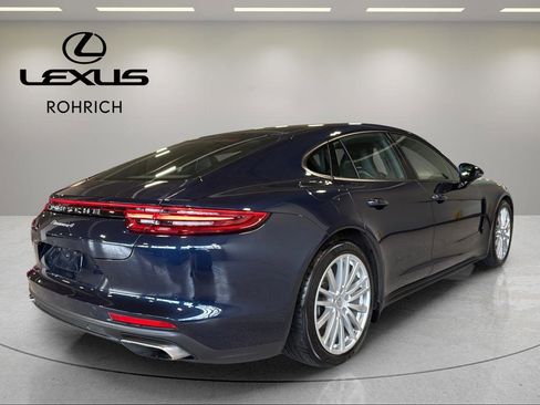 Used 2018 Porsche Panamera 4 image 27