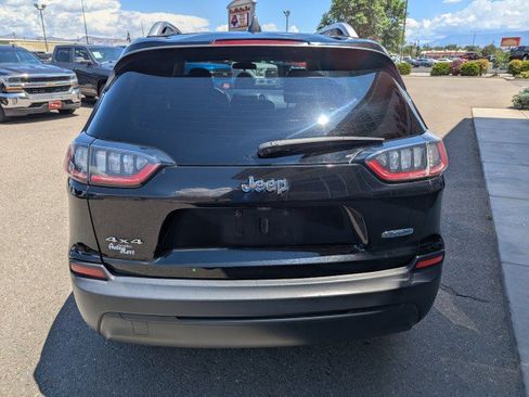 Used 2019 Jeep Cherokee Latitude w/ Popular Appearance Group AWD/4WD image 4