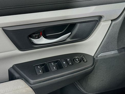 Used 2018 Honda CR-V LX image 15