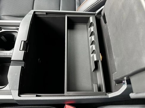 New 2026 Ford F250 Lariat w/ Black Appearance Package image 74