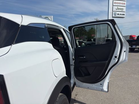 New 2026 Nissan Kicks SV w/ SV Premium Package image 21