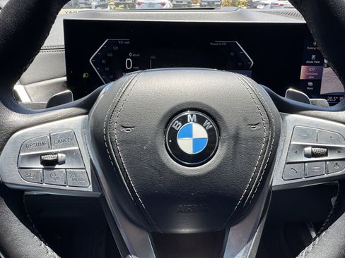 Used 2025 BMW X7 xDrive40i w/ Premium Package AWD/4WD image 26
