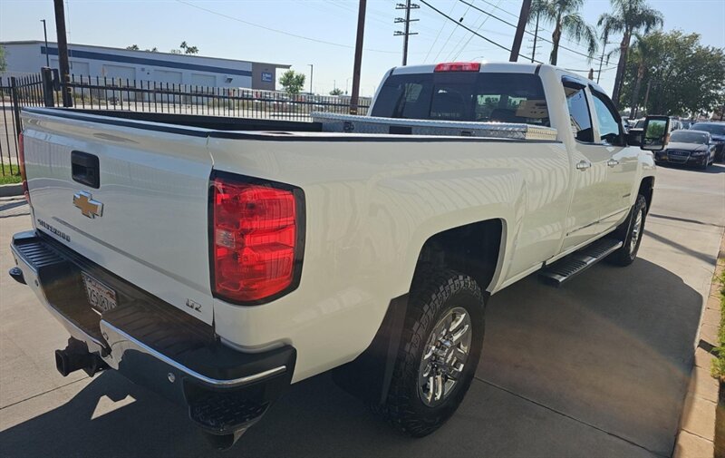 Used 2016 Chevrolet Silverado 3500 LTZ AWD/4WD image 2