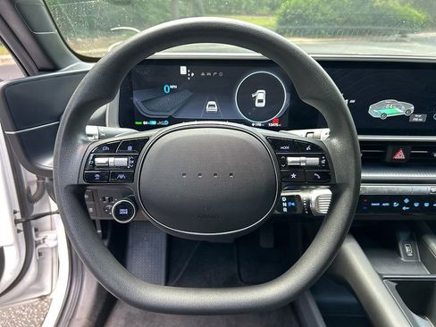 Used 2025 Hyundai Ioniq 6 SE RWD image 7