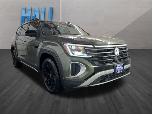 Certified 2024 Volkswagen Atlas Peak Edition SE image 8