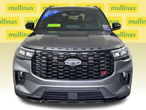 Used 2025 Ford Explorer ST AWD/4WD image 15